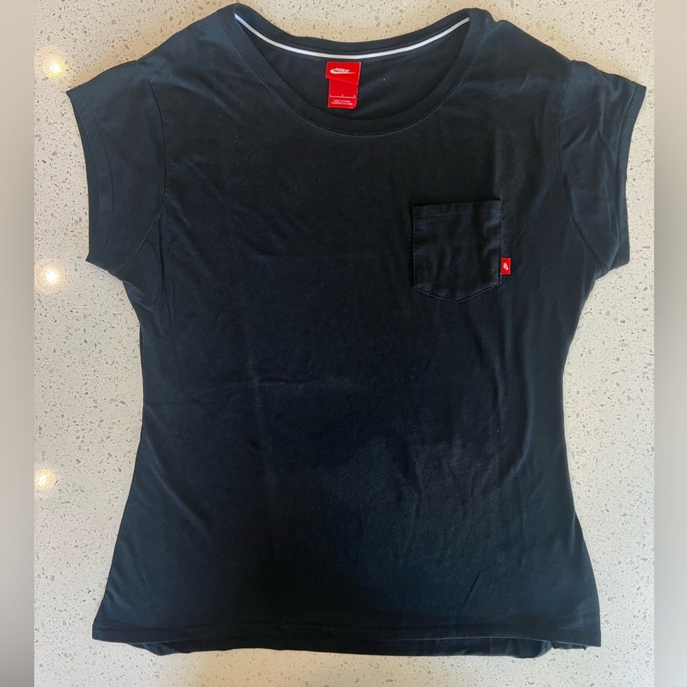Nike Short Sleeve Pocket T-Shirt - Large